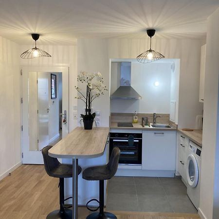 Very Nice And Quiet 42 M In Suresnes With Parking Exterior foto