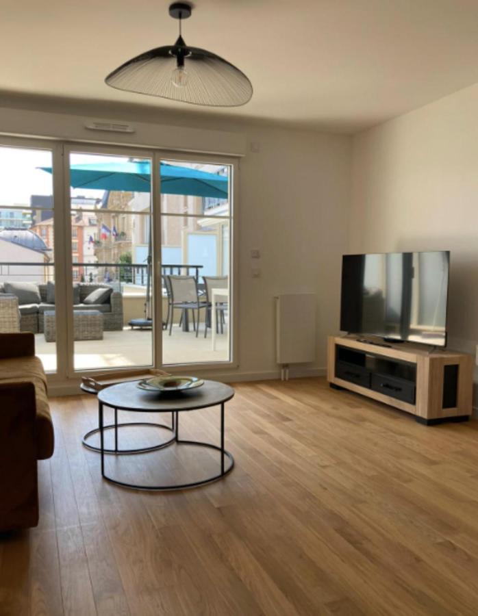 Very Nice And Quiet 42 M In Suresnes With Parking Exterior foto